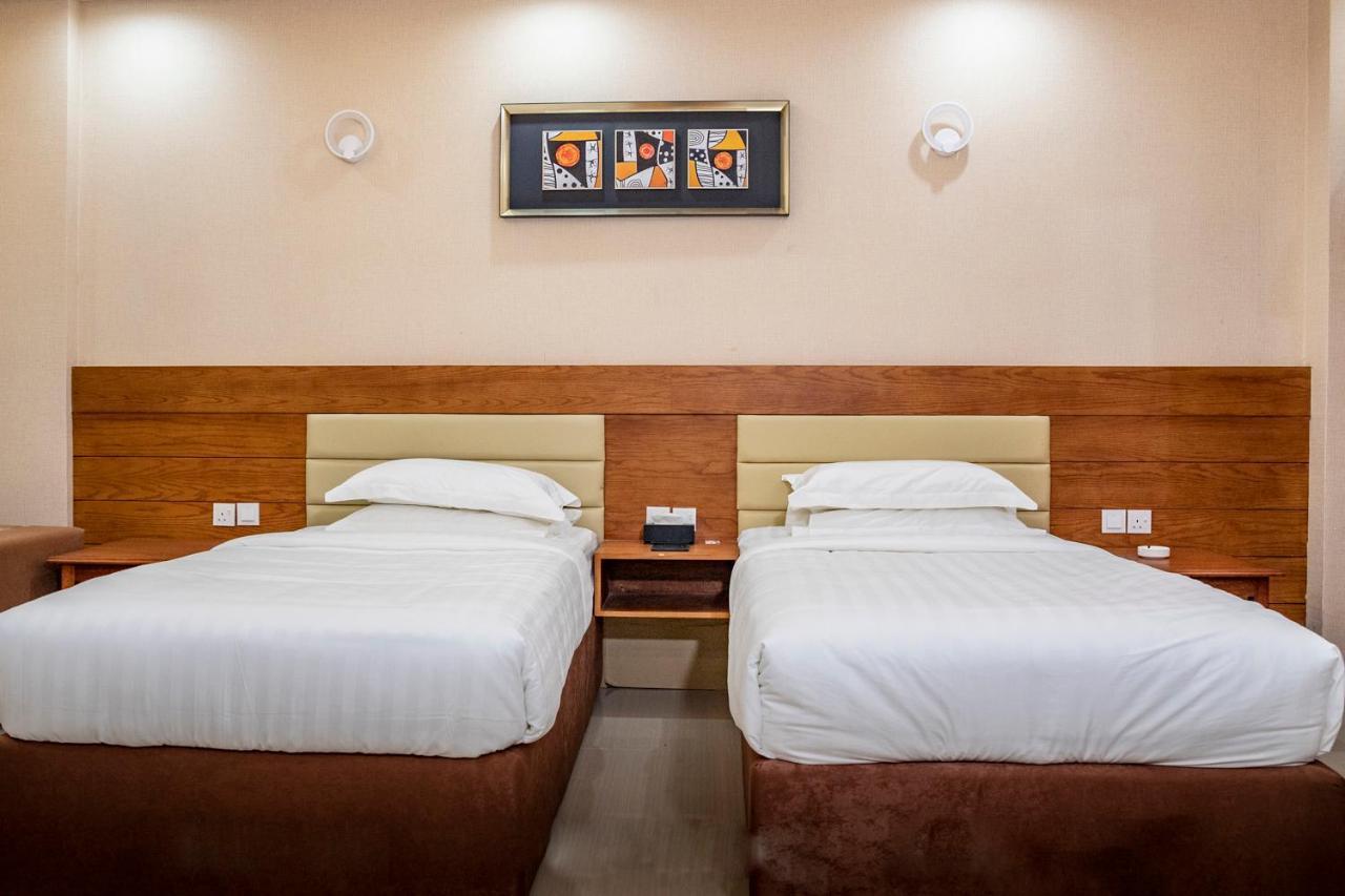 Red-5 - Al Safa Suites Apartament