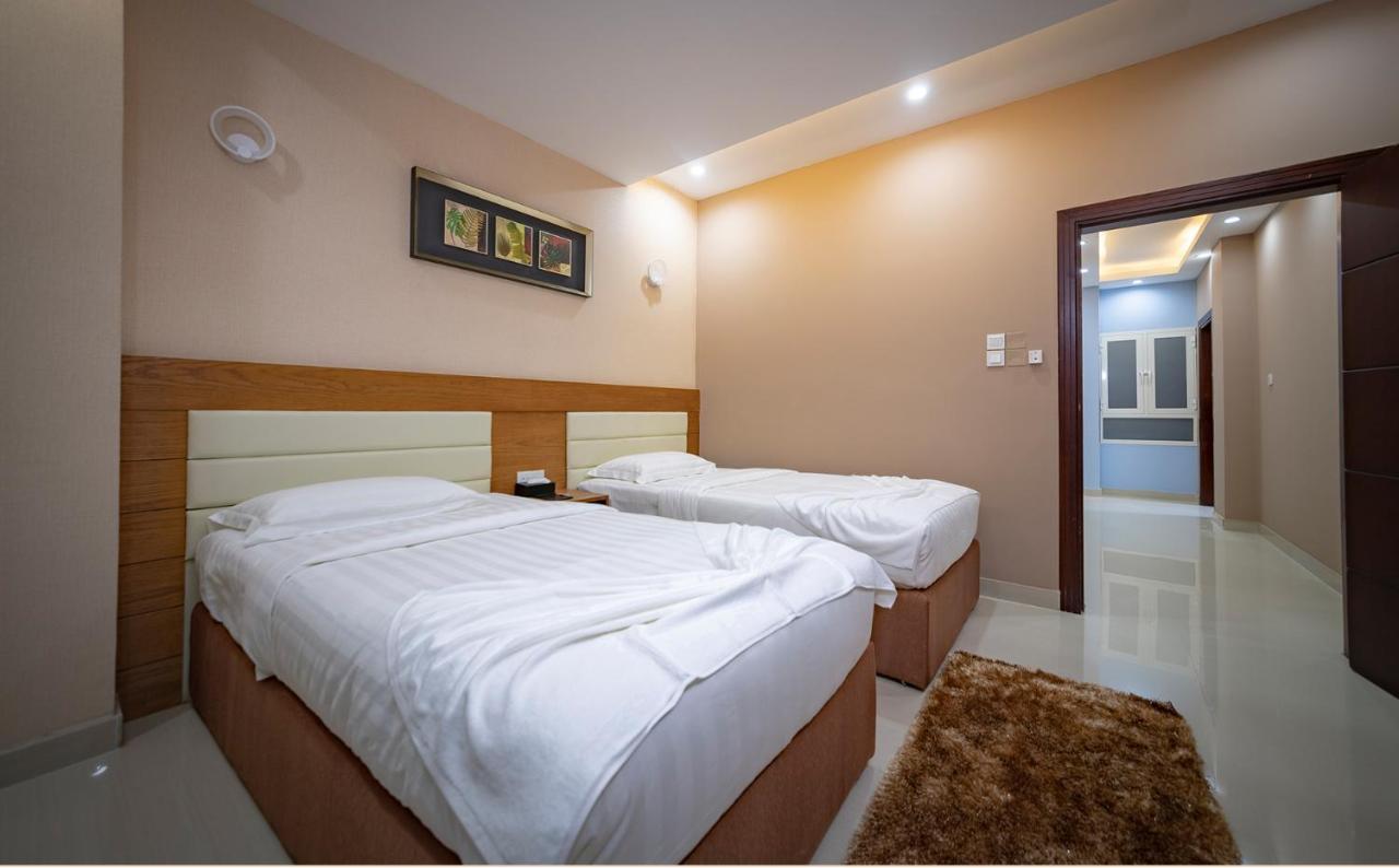 Red-5 - Al Safa Suites Apartament